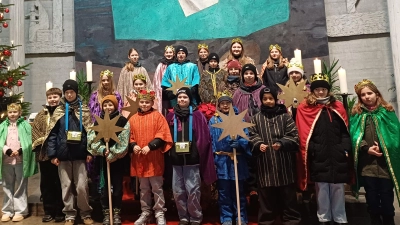 Die Pirker Ministranten sammelten über 2500 Euro für die Sternsinger-Aktion zugunsten von Kindern in Bangladesch. (Bild: Michaela Forster)