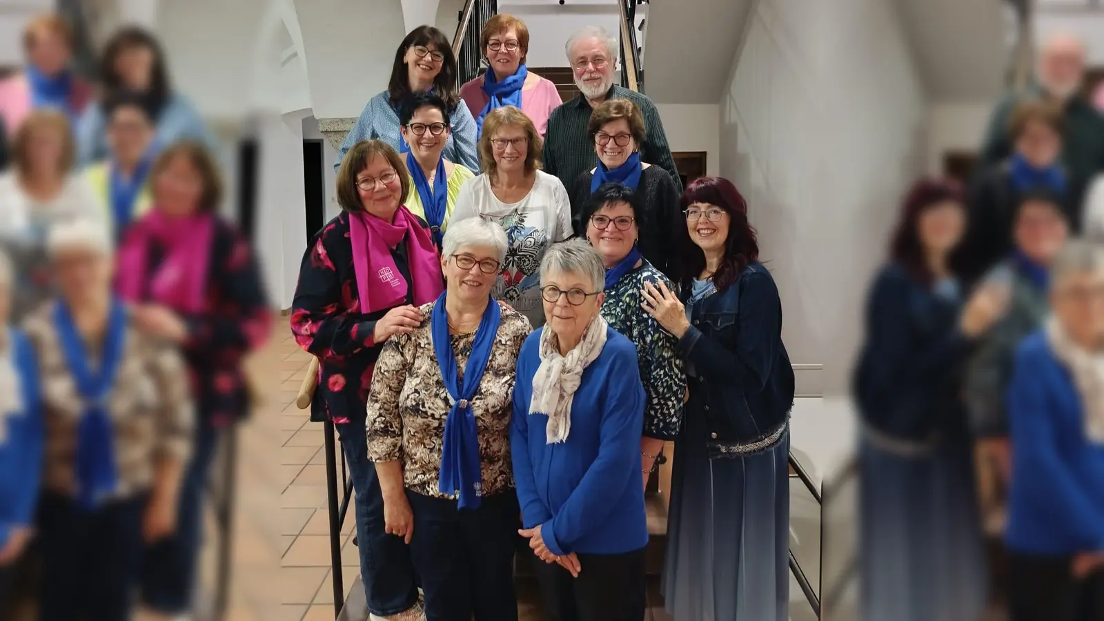 Neue gewähltes Frauenbundteam in Pressath mit geistlichen Beirat Herr Pfarrer Edmund Prechtl.<br>1. Bezirksvorsitzende Frau Rita König , 2.. Bezirksvorsitzende Frau Elke Burger (Bild: Carola Meier)