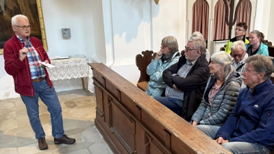 Hans Paulus und die Krippenfreunde Amberg (Bild: Reinhard Heldmann)