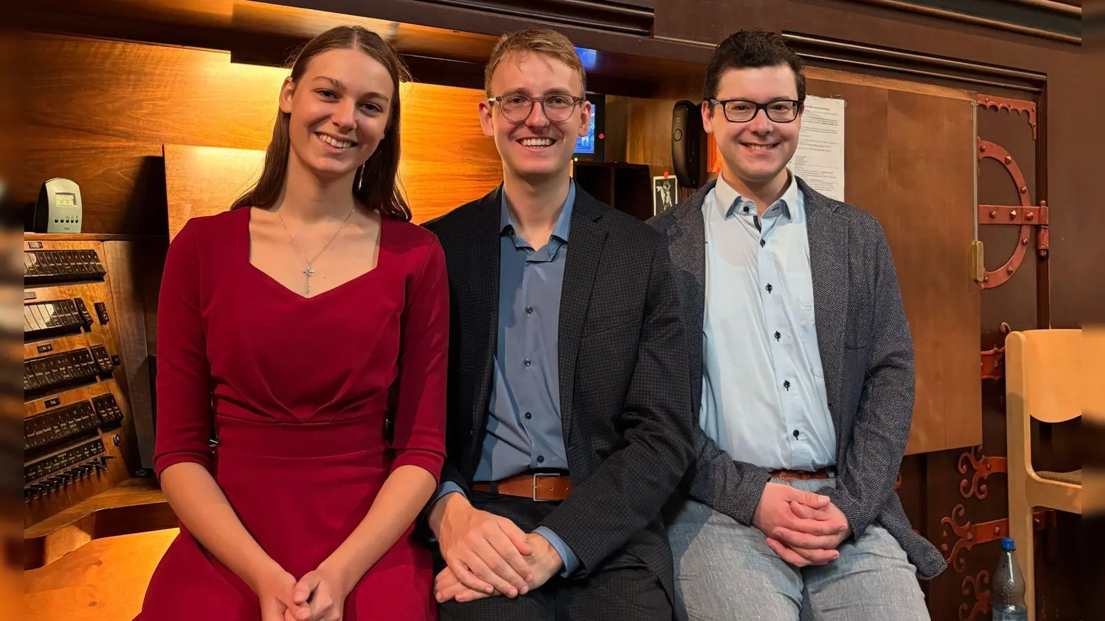 Das Trio bestehend aus der Klarinettistin Bernadette Wimmer, dem Organisten Tom Zilbauer und dem Baritonsänger Raphael Ernst (v.l.n.r.). (Bild: Christine Zilbauer)