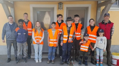 Jugendfeuerwehr Georgenberg-Neuenhammer, links im Bild Bürgermeister Wolfgang Bock  (Bild: Oswald Hamann)