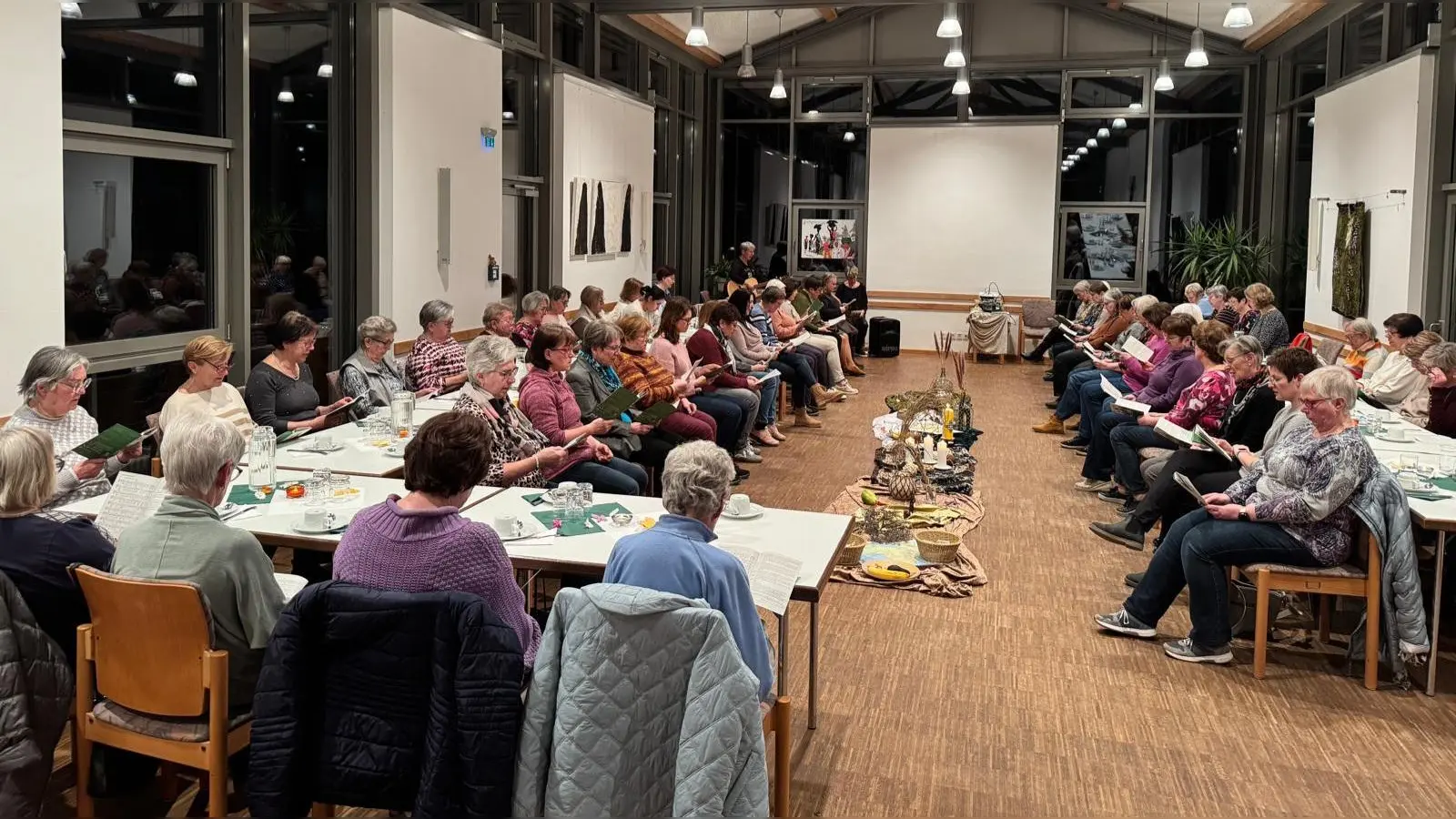 Katholische und evangelische Frauen feiern gemeinsam den Weltgebetstag, der dieses Jahr aus Nigeria kam. (Bild: Andrea Wollmann)