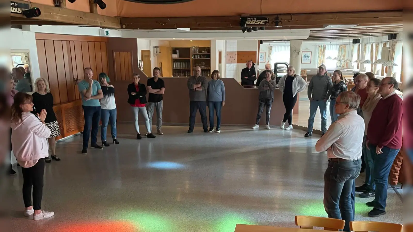 Die Tanzlehrer Sven und Yvonne Müller legten besonderen Wert auf individuelle Anleitung. (Bild: Jürgen Schmidt)