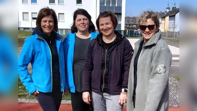 Die neuen Sportabzeichenprüferinnen von links: Kerstin Dellner, Sabine Robl, Birgit Fischer und Anita Gschwend. (Bild: Werner Selch)