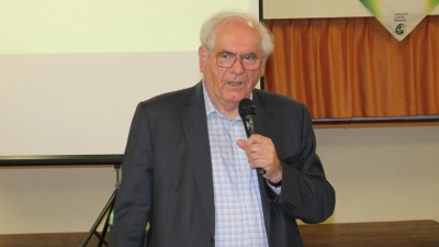 Über Maria und Josef als Vorbilder eines von Gottvertrauen getragenen Lebenswegs als „Pilger der Hoffnung” sprach Pfarrer Gerhard Pausch beim Seniorennachmittag des Katholischen Landvolks Burkhardsreuth. (Bild: Bernhard Piegsa)