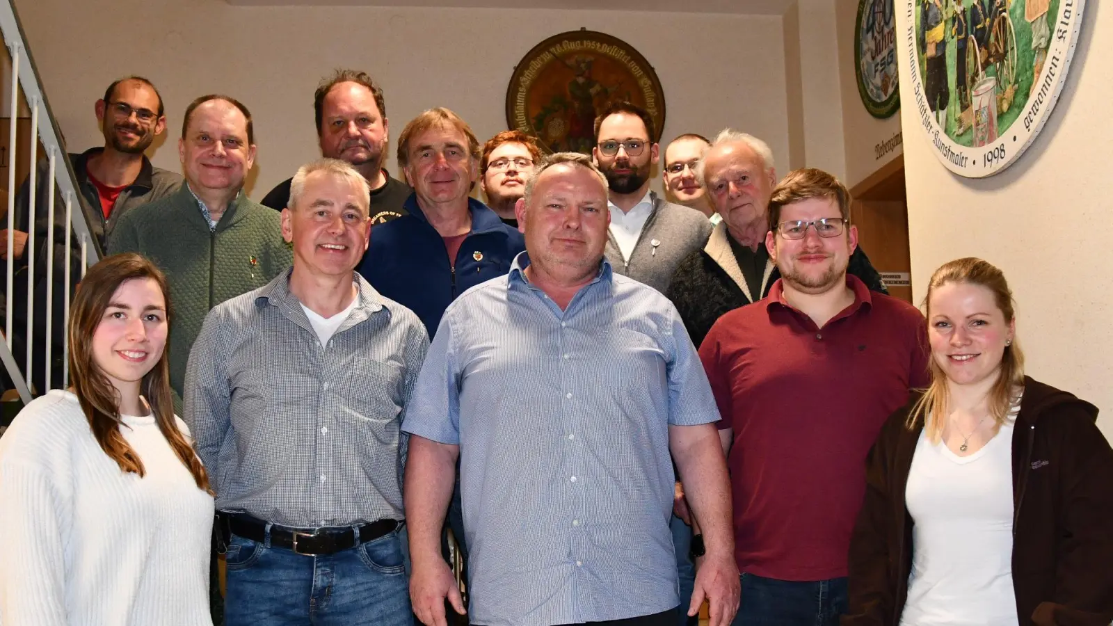 Vorne im Bild: Kerstin Bär (Schriftführerin), Jürgen Schemmel (2. Vorstand), Silvio Tröger (1. Vorstand), Siegfried Schemmel (Kassier/Pressewart), Simone Riedl (Frauenbeauftragte) (Bild: Dagmar Nachtigall)