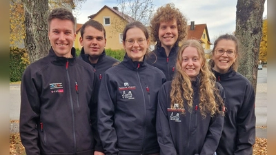 Zeigt die erfolgreiche Mannschaft der Ehenbachtaler Schützen; v.l.: Stefan Gradl, Benedikt Kemptner, Jana Helgert, Tobias Schmid, Jana Fißler, Magdalena Kellner (Bild: Constanze Pausch)