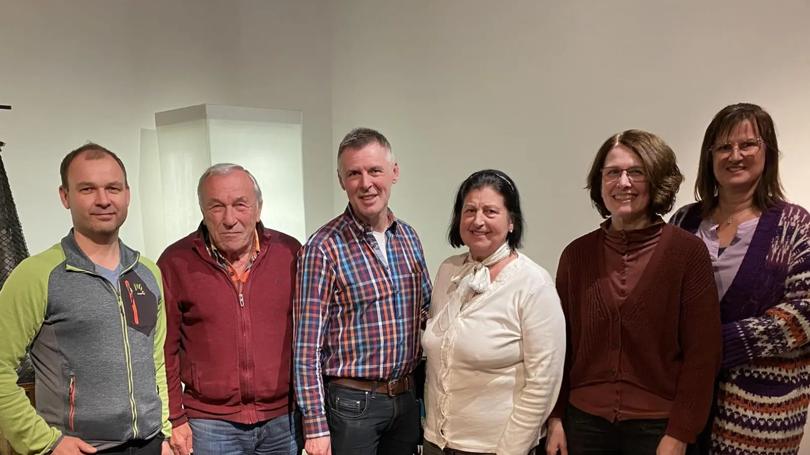 Die im Amt bestätigte Vorstandschaft des Kultur- und Museumsvereins Nabburg: v.l. Thomas Graf und Thomas Lobinger (1. und 2. Kassier), Raphael Haubelt und Maria Näßl (1. Vorstand und seine Stellvertreterin), Christa Haubelt-Schlosser und Gabriele Prifling (1. und 2. Schriftführerin). (Bild: Raphael Haubelt)