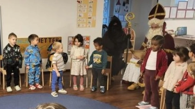 Der Nikolaus und der Krampus besuchen die „Wichtelkinder”. (Bild: Susanne Wenisch)