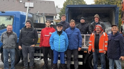 Ein Teil der Helfer bei der diesjährigen Kleidersammlung. (Bild: Daniel Herrmann)