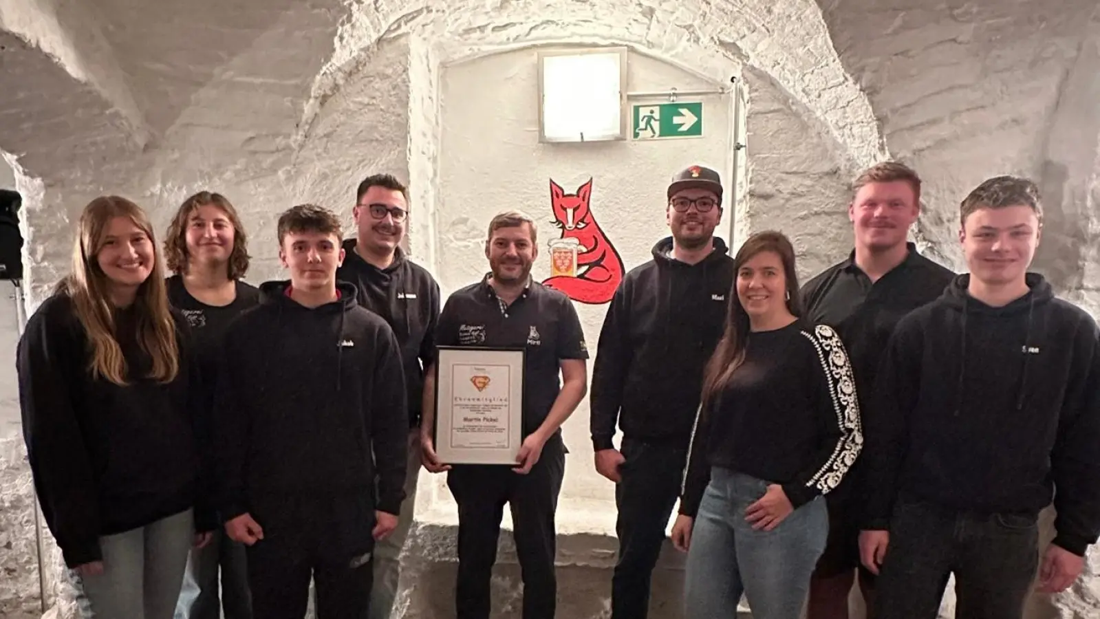 Die neue Vorstandschaft von links nach rechts: Vanessa Sperber, Lene Heldrich, Jakob Rösch, Johannes Pürner, Martin Pickel, Maximilian Herold, Barbara Pickel, Max Niebler, Sven Pirner. (Bild: Lene Heldrich)