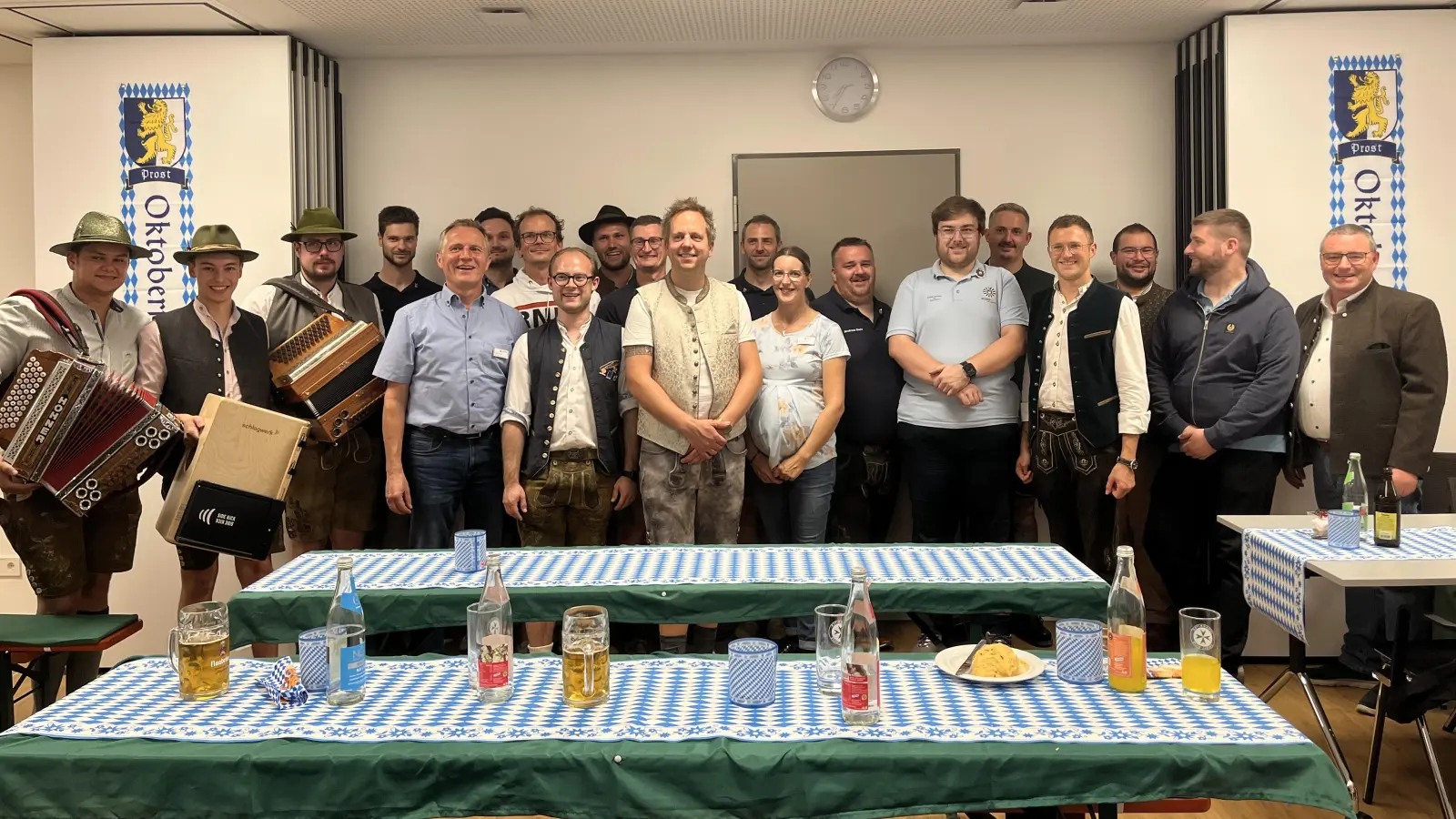 Gute Laune beim Oktoberfest im Hospiz. (Bild: Matthias Walk)