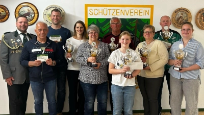 Sportleiter Stefan Zant, Günter Sturm, Kevin Führlich, Sabine Führlich, Ute Bauer, Ludwig Zant, Julia Ulrich, gerlinde Weig, Manfred Bauer, Paula Zant  (Bild: Stefan Zant )