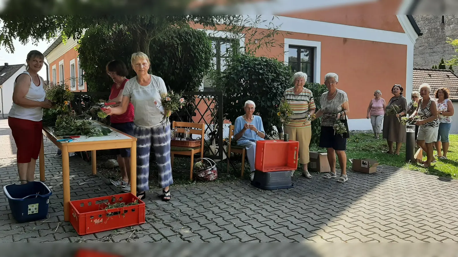Viele fleißige Helfer 👍 (Bild: Lydia Kopp)