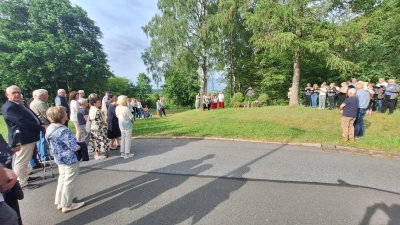 Die Pfargemeinde am Singermatterl. (Bild: Thomas Fenk)