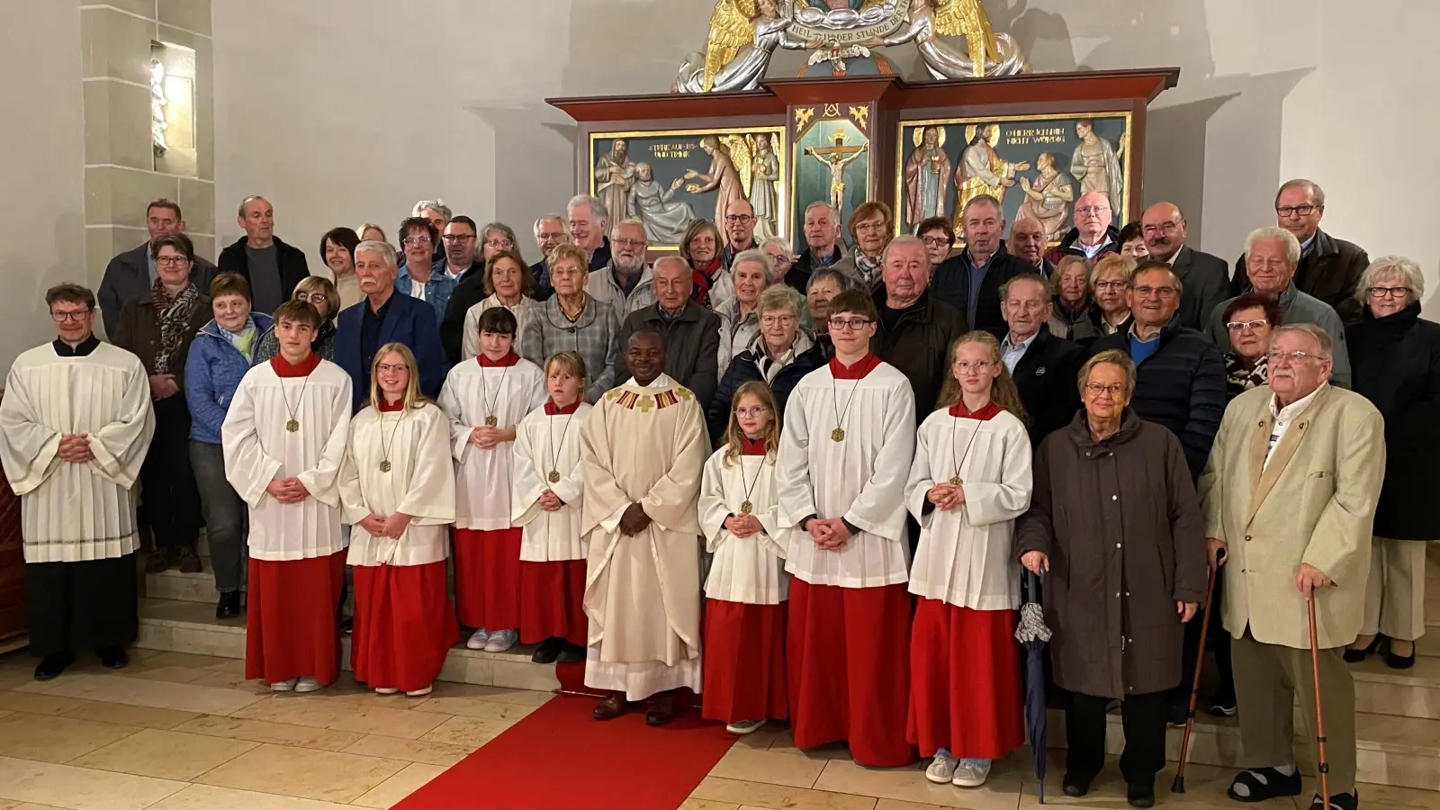 23 Paare feiern Ehejubiläum in der Pfarrkirche Mitterteich (Bild: Claudia Sollfrank/Rainer Gottas)