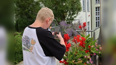 Ein Workshop-Teilnehmer beim Fotografieren  (Bild: Klaus Gehring)