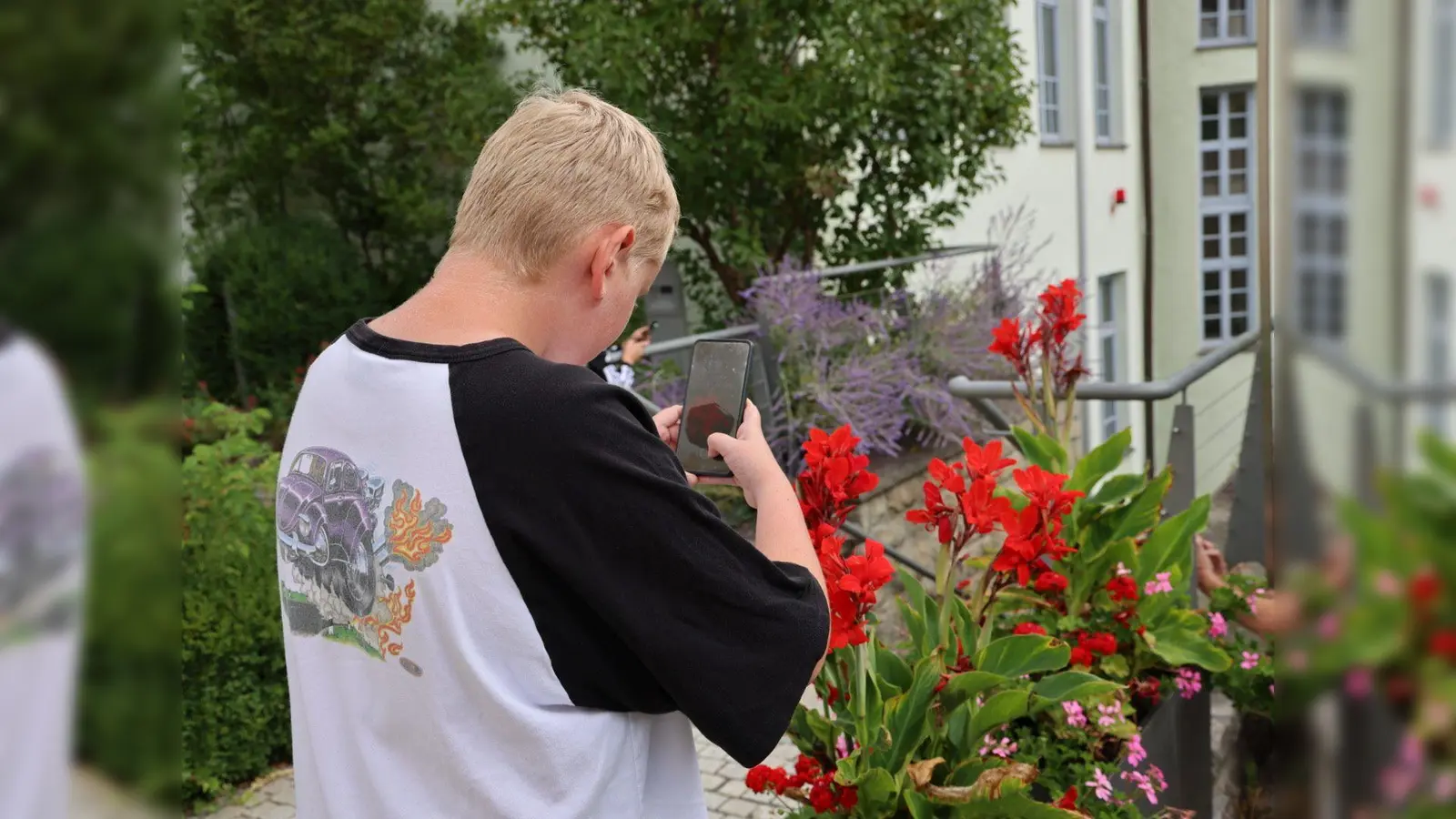 Ein Workshop-Teilnehmer beim Fotografieren  (Bild: Klaus Gehring)