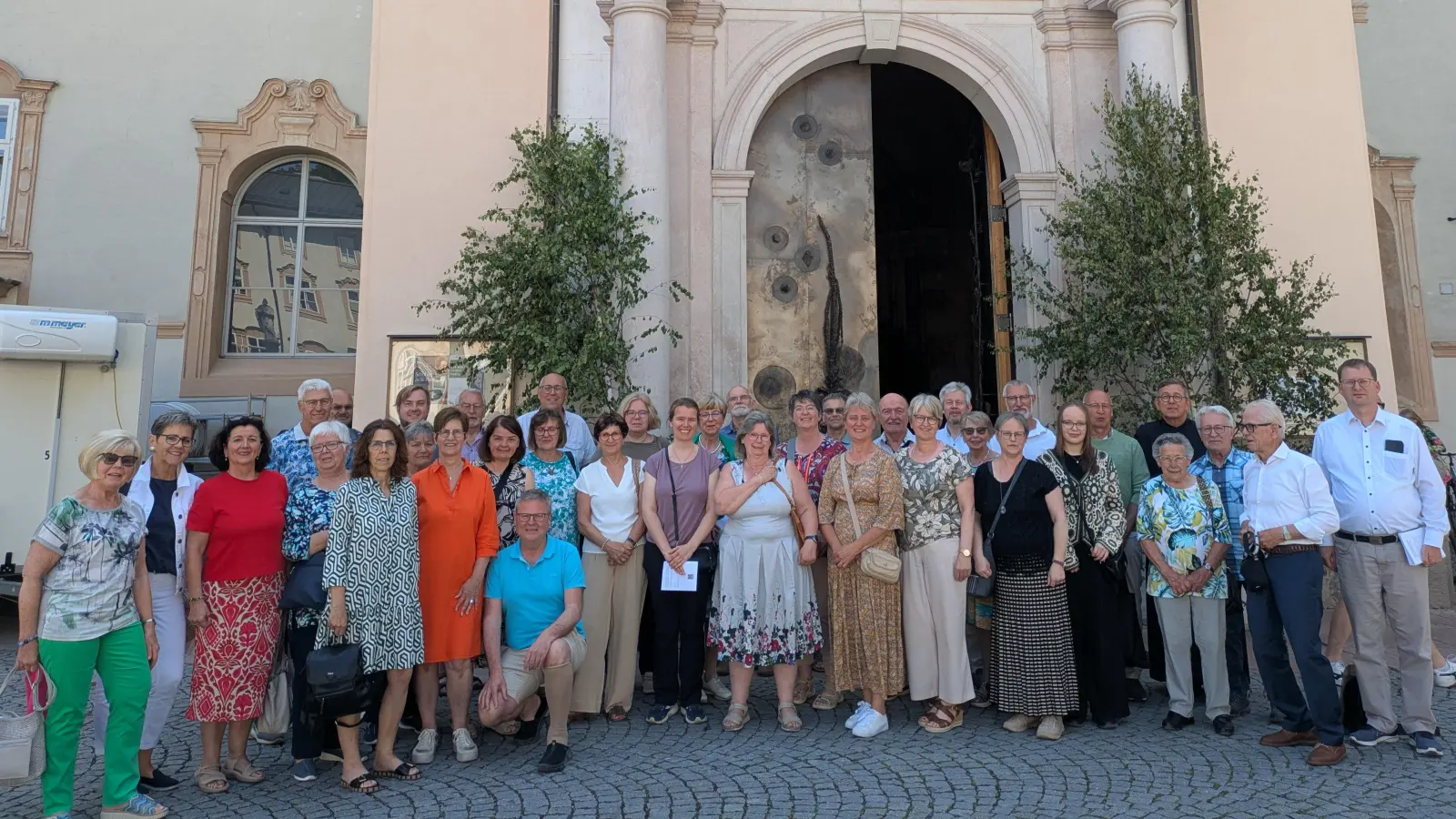 Der Chor der Basilika Waldsassen vorm Haupteingang der Abteikirche St. Peter in Salzburg. (Bild: Paul Zrenner)