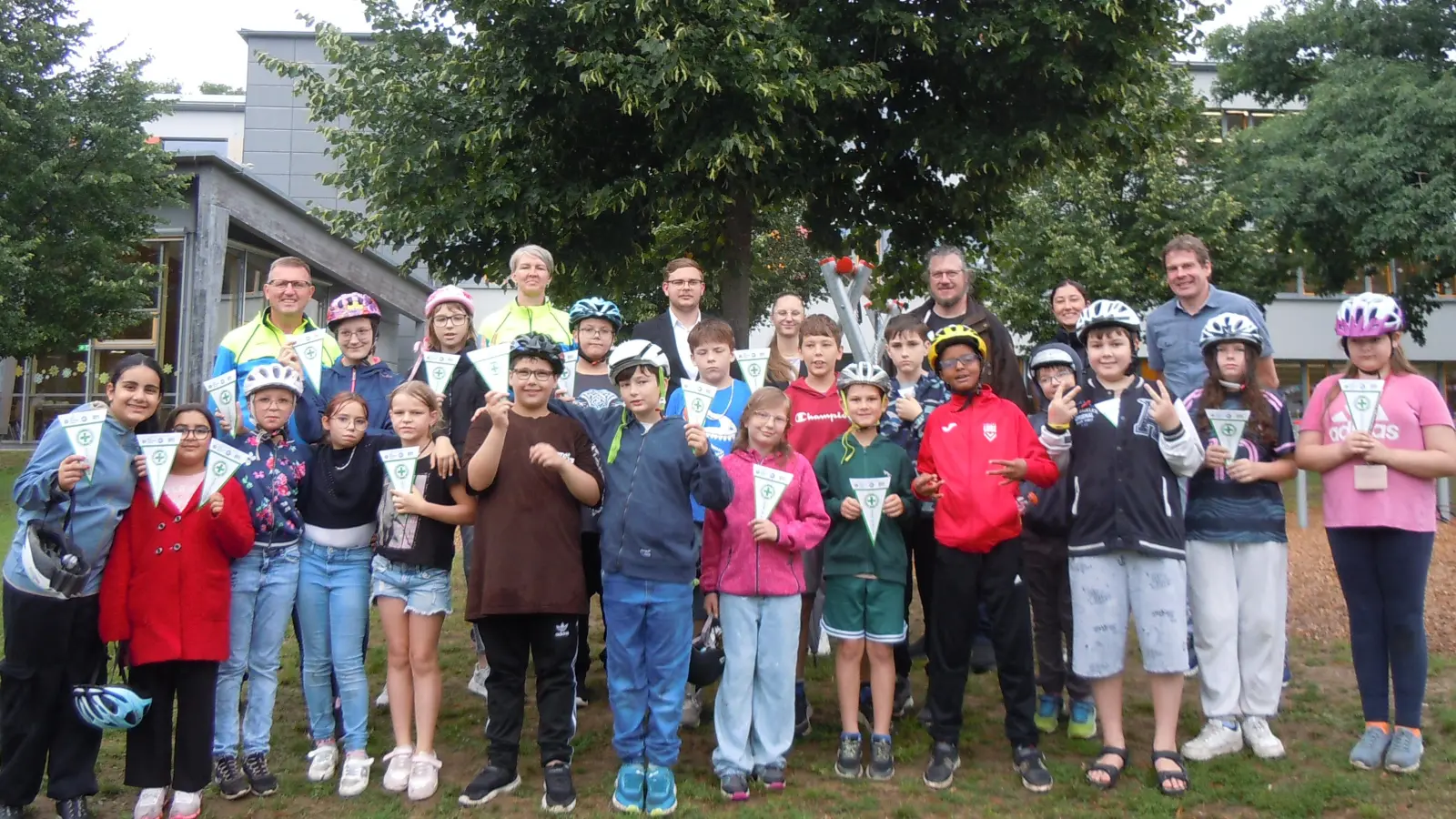 Urkundenverleihung der Klassen 3/4 und 4 (Bild: Oxana Leifridt)