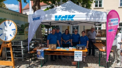 Info Stand v.li. Hr. Liedtke, Hr. Wagner, Fr. Gradl, Fr. Kuppich, Fr. Liedtke, Mitglied. (Bild: Gerdi Gradl/ Kurt Stangl)