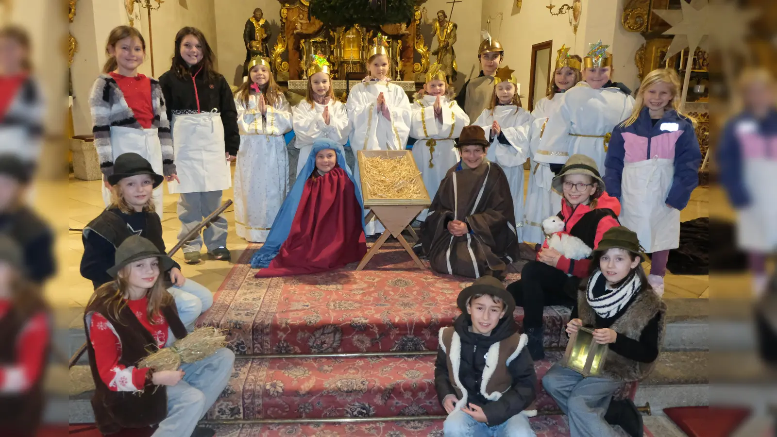 Sie erfreuen am Heiligen Abend jung und alt mit ihrem Krippenspiel „Ein Kind ist uns geboren“. (Bild: Fred Lehner)