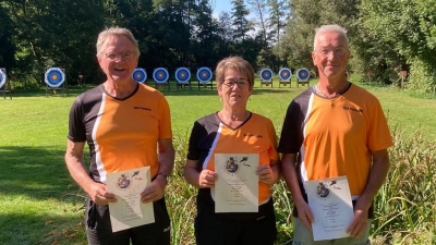 Beim Bayreuther Storchenturnier legten die Bogenschützen Hubert Schulze, Marianne Späth und Georg Fuchs wieder Ehre für die Pressather Schützengesellschaft „Eichenlaub” ein. (Bild: Angelique Dorner)