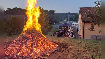 Feuerwehr Wernberg entfacht heuer wieder ein Johannisfeuer. (Bild: Willi Duschner )