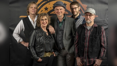 Die Band Vintage Pie tritt beim „Rechersimer“ in Röthenbach im Steinwald auf. (Bild: Gerald Richter)