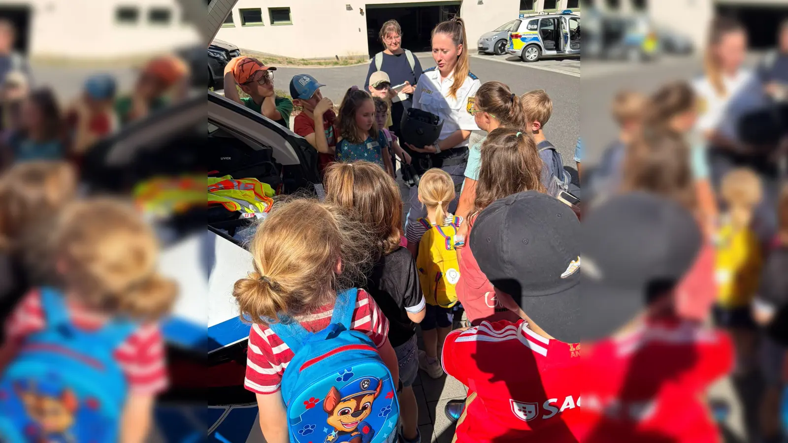 Waldthurner Ferienprogramm: Kinder bei der Weidener Polizei (Bild: Andrea Weig)