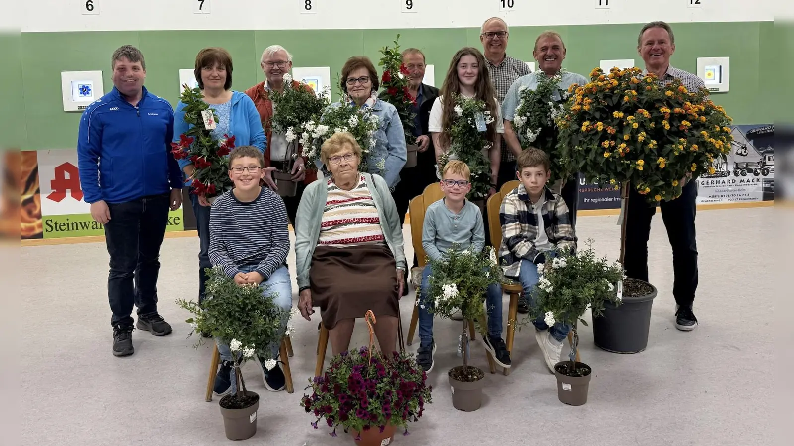 Glückliche Gewinner vom Muttertagsschießen der SG 1898 Thumsenreuth. (Bild: Andreas Heinz)