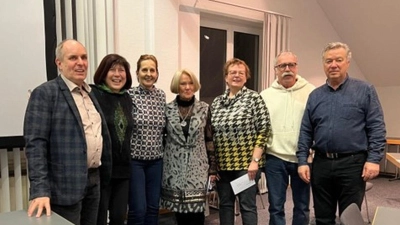 Präsident Karl Thumser, Christa Schaller, Johanna März, Adelheid Burgerhout-Schlanker, Anneliese Daig, Dr. Dieter Schweickert und Bruno Eikenberg. (Bild: Reinhard Stegert)