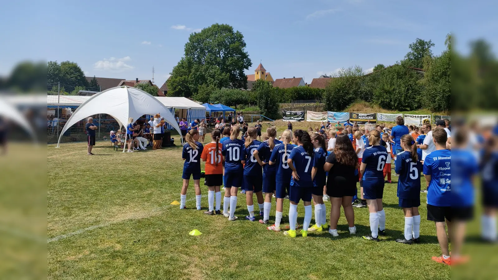 180 Kinder spielten beim Sommer-Fuchscup um den Sieg. (Bild: Sebastian Kurzka)