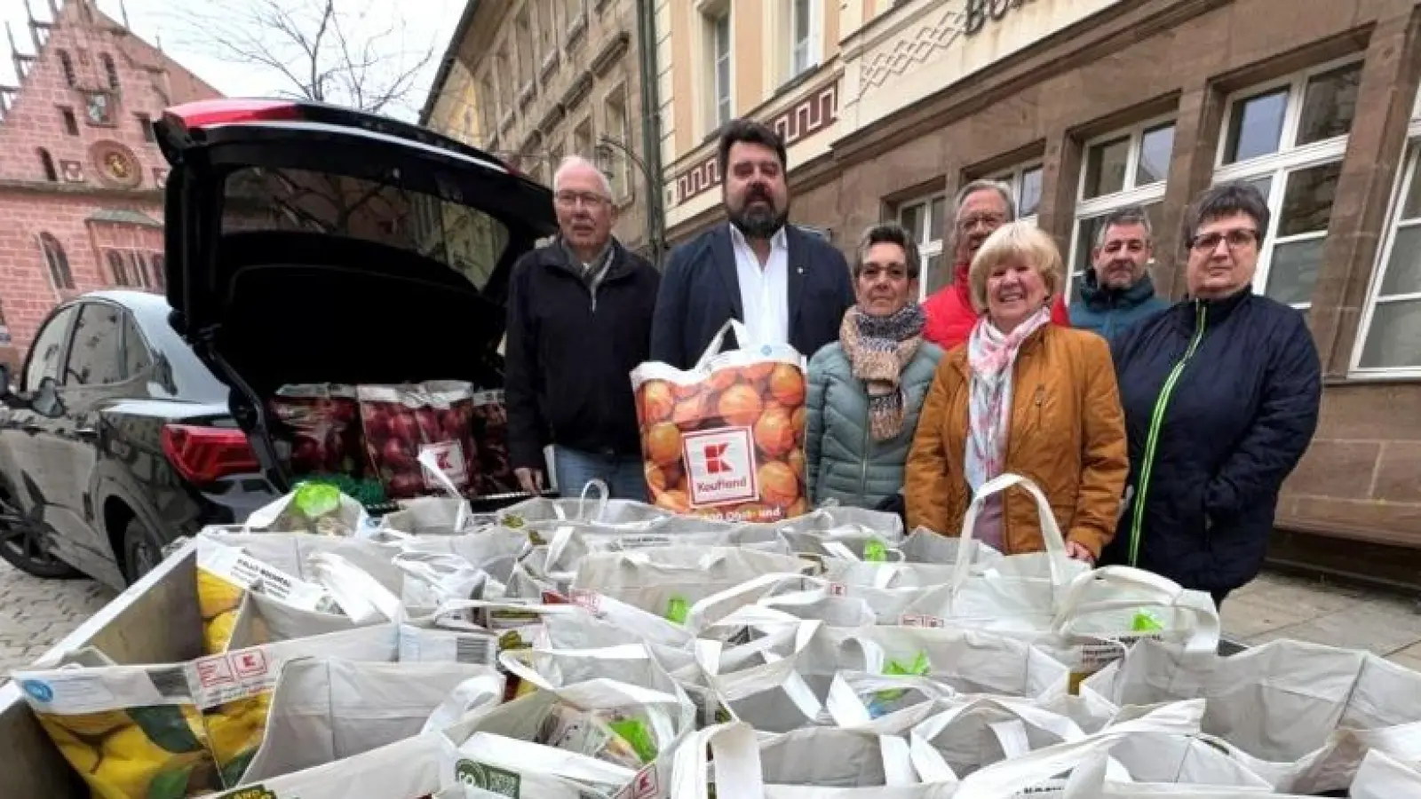 „Ostertüten”- Aktion der Initiative MEINE. (Bild: Christian Nerlich)