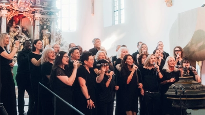 Der Gospelchor „Living Water” singt am Sonntag, 18. Oktober um 17 Uhr in der Friedenskirche Grafenwöhr Gospel und Spirituals. Foto: „Living Water” Maximilian Lawrenz. (Bild: Maximilian Lawrenz)