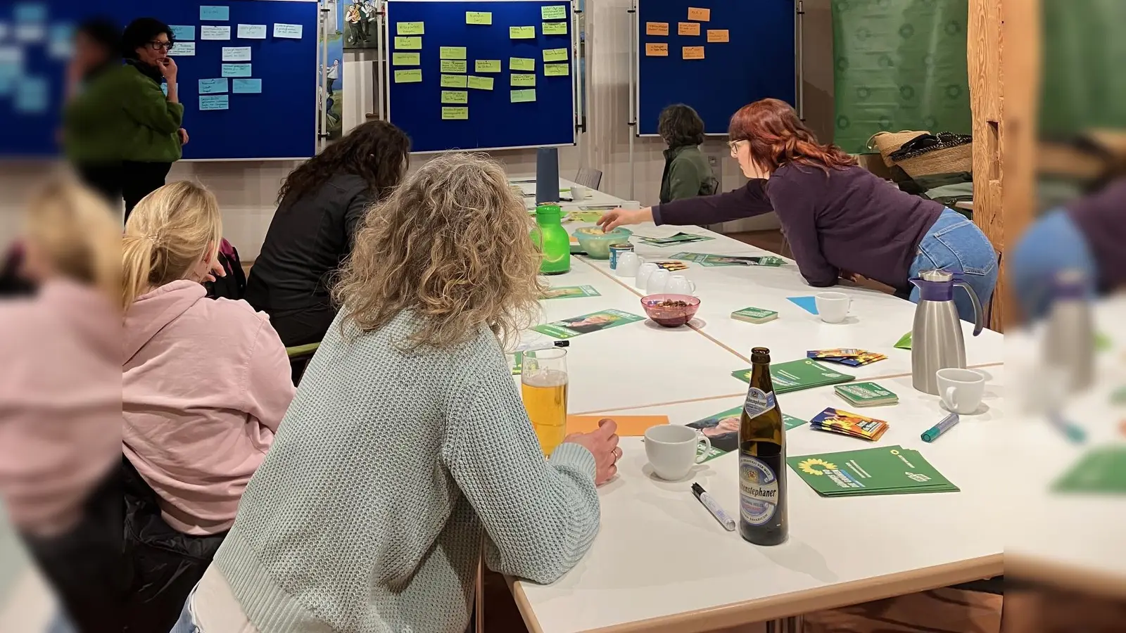 Die Frauen bei der inhaltlichen Arbeit (Bild: Birgit Eitner)