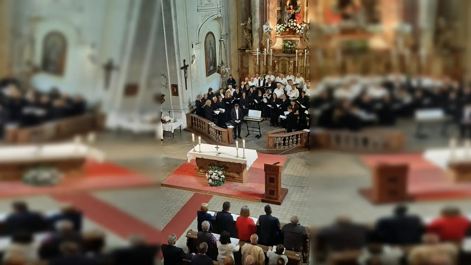 Die Kirchenchöre von Tirschenreuth und Plößberg beim letzten gemeinsamen Auftritt in St. Anna, Planá (Bild: Florian Löw)