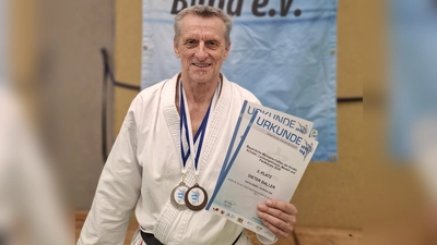 Erfolgreich kehrte Dieter Baller von den bayrischen Meisterschaften in Karate aus Ingolstadt zurück.  (Bild: Sabrina Baller)