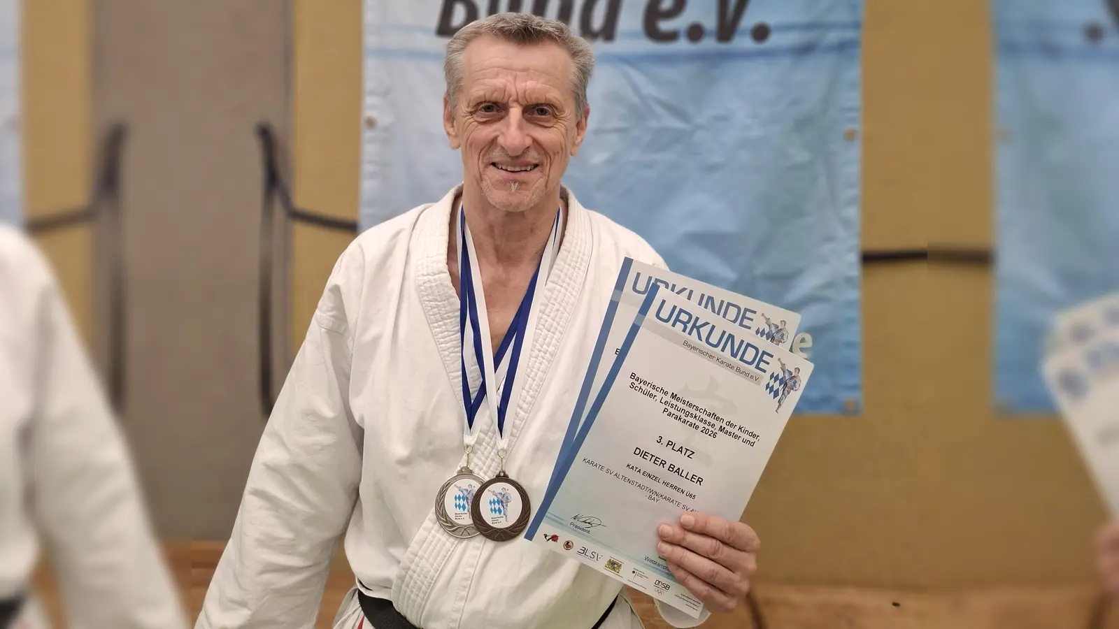 Erfolgreich kehrte Dieter Baller von den bayrischen Meisterschaften in Karate aus Ingolstadt zurück.  (Bild: Sabrina Baller)
