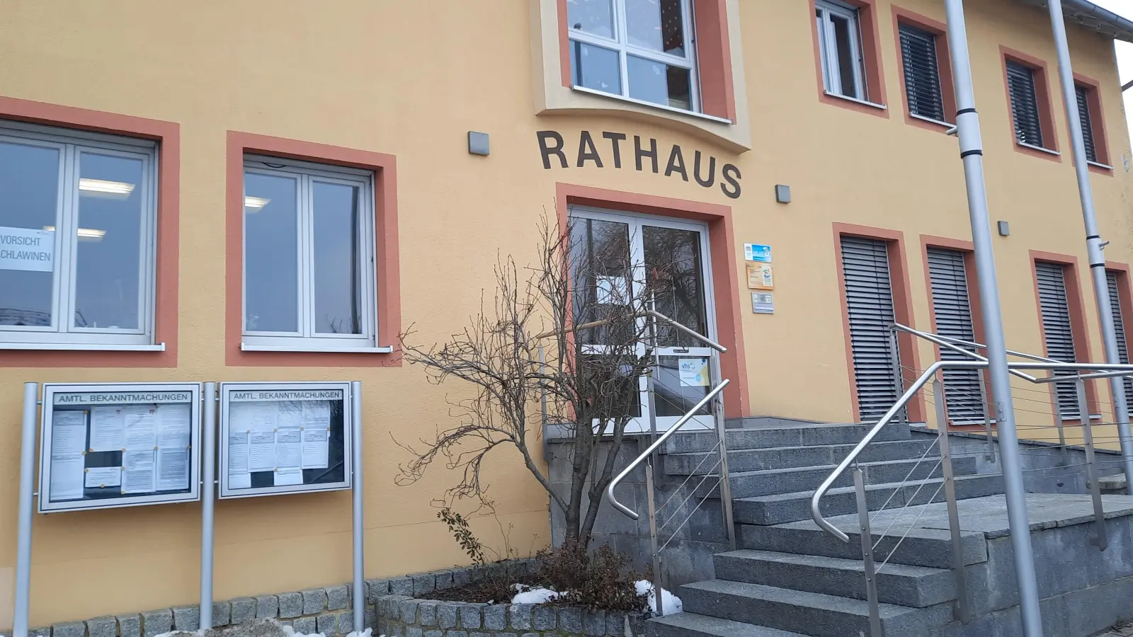 Die Christliche Wählergemeinschaft Ammerhal (CWG) informierte Bürgerinnen und Bürger. Ein junges Team stellt sich vor und möchte in Ammerthal im Gemeinderat mitwirken. (Bild: Gerhard Doerfler)