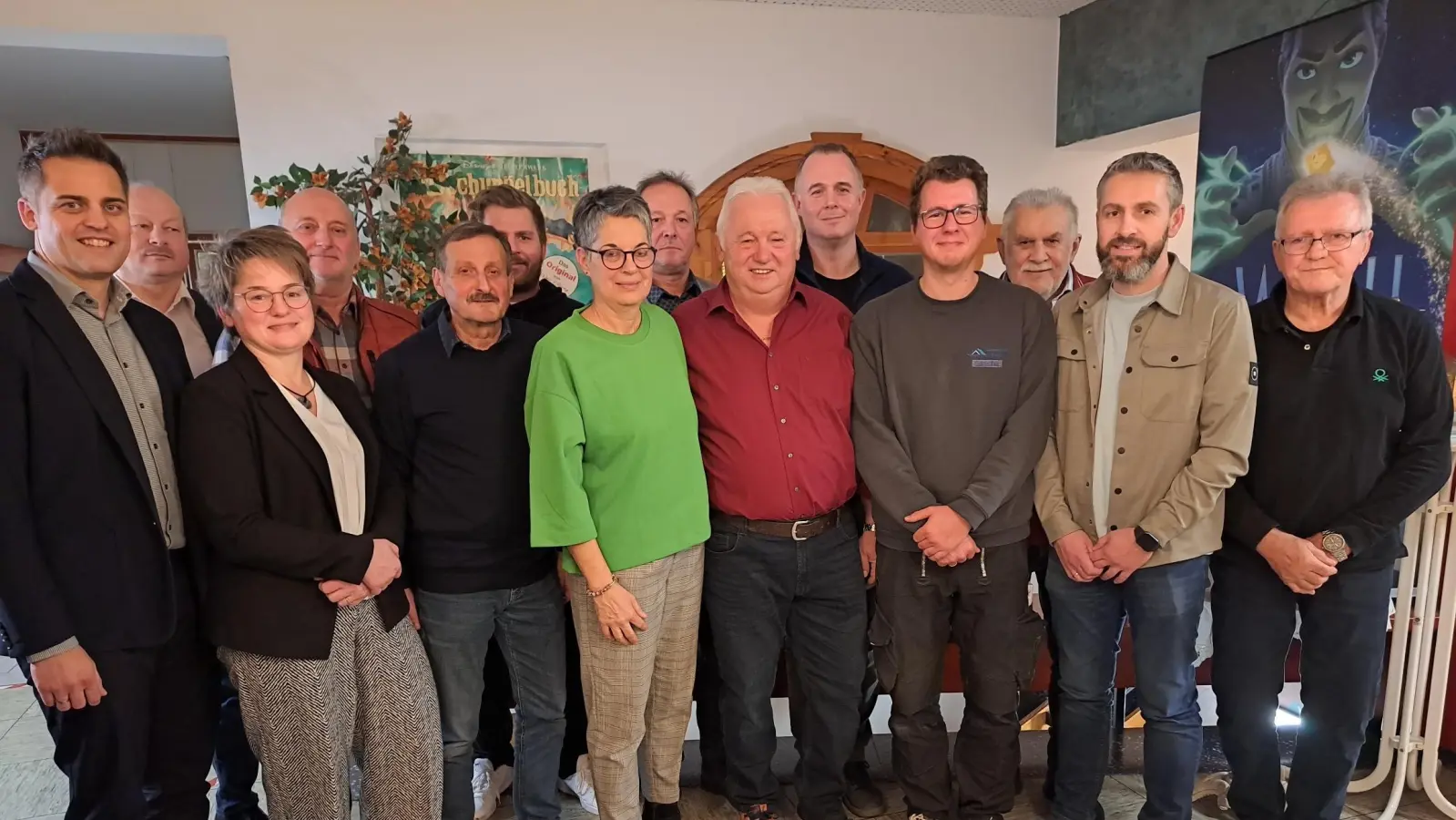 Zur Freude von Bürgermeister Rudolf Teplitzky (links) und seinen Kollegen Robert Hechtl und Sonja Meier (zweiter und dritte von links) hat die Verkehrswacht wieder eine starke Führungsmannschaft mit Rudolf Leibl (Mitte) an der Spitze gewählt (Bild: Elfriede Weiß)