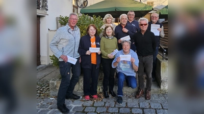 Die ausgebildeten ADFC-Tourenleiter Günther Götz, Klaus Gottfried, Michael Meier, Helga und Harald Silberbauer, Helmut Walter sowie Irmela Albrecht, Elfriede Wodarz und Werner Wilfert führen die Gruppen mit Erfahrung und Umsicht.  (Bild: Michael Meier)