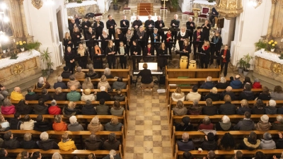 Im Dezember 2024 hat der Chor All Generations in der Klosterkirche St. Felix in Neustadt an der Waldnaab begeistert. Die nächste Gelegenheit bietet sich am 12. Oktober beim Benefizkonzert in der Stadtpfarrkirche St. Michael in Weiden (Bild: Michael Birkhan)