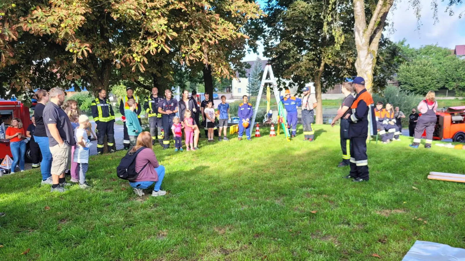 Begrüßung zum Ferienprogramm der Feuerwehren Altendorf, Dürnersdorf, Willhof und Fronhof (Bild: Sina Feneis)