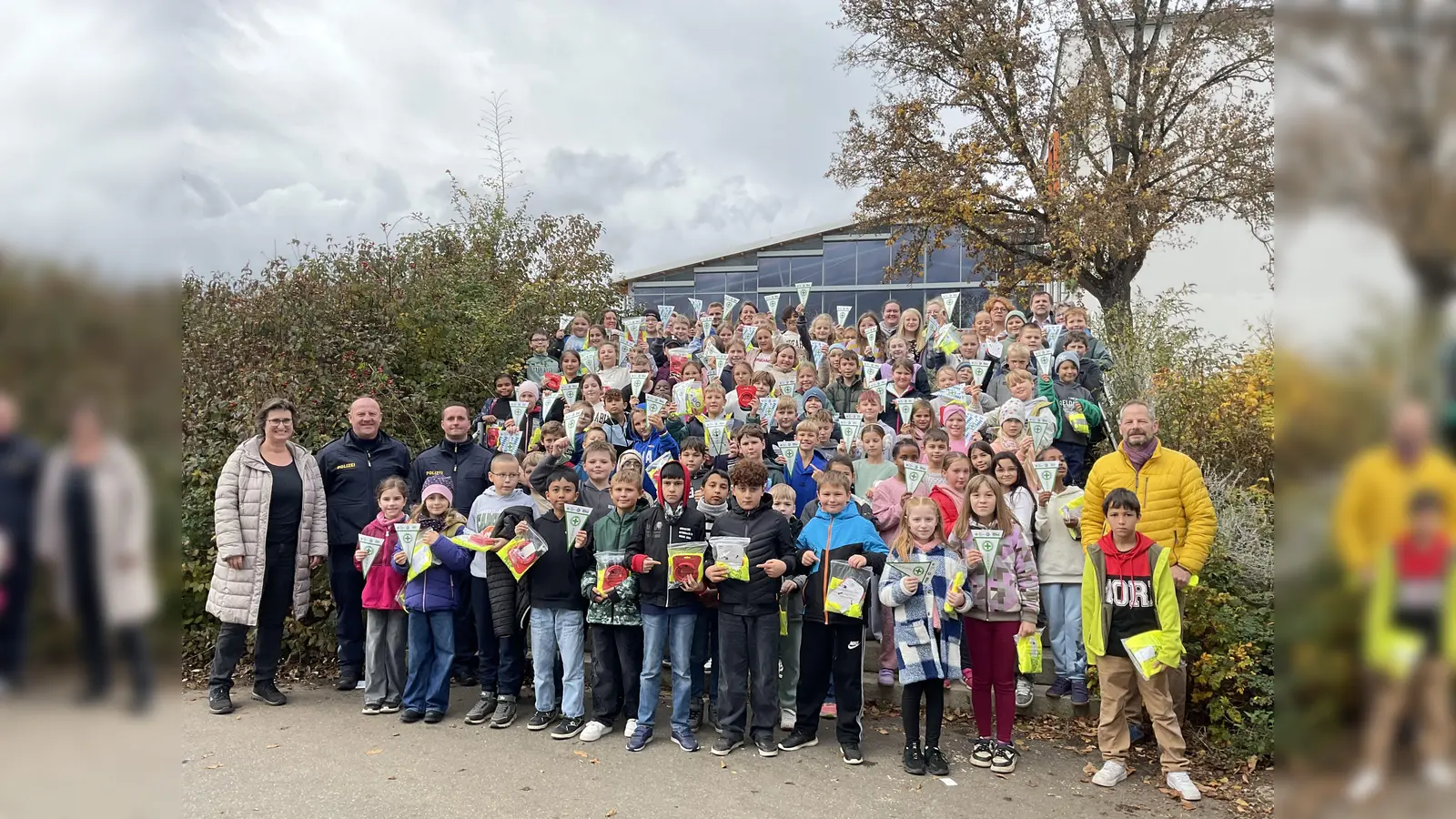 Wimpelübergabe an der GS Pestalozzi (Bild: Severine Schinhammer)