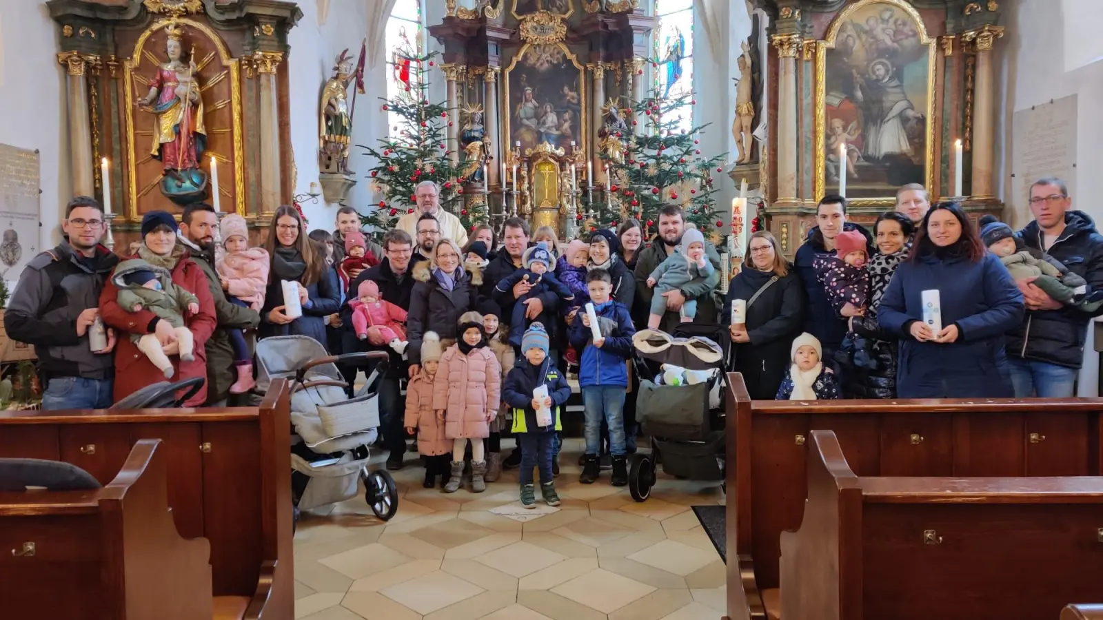 In der Pfarreiengemeinschaft Oberköblitz-Wernberg fand wieder ein Täuflingsgottesdienst statt. (Bild: Ruth Höpfl/exb)