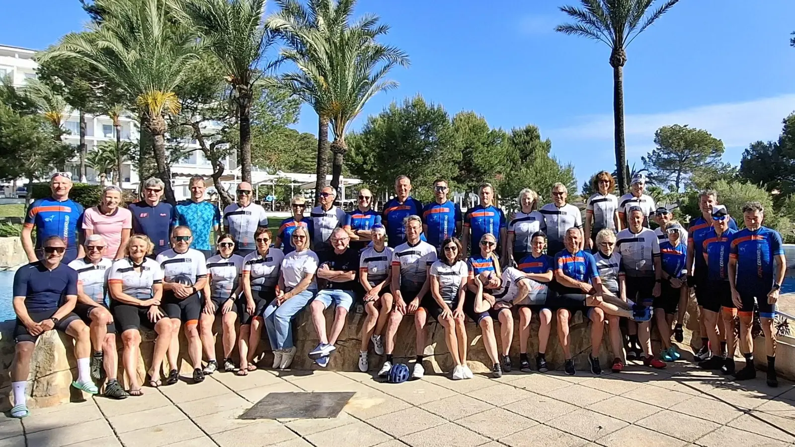 Auf über 25000 Kilometern stählten 38 Radlerinnen und Radler der Concordia Pirk auf Mallorca im Trainingslager die Beine.  (Bild: Alexander Radlbeck)