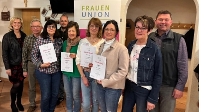 Ehrung für langjährige Mitgliedschaft in der FU-Pleystein  (Bild: Josef Windirsch)