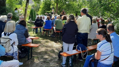 Ein fester Bestandteil des Viehberger Dorffestes: Der tradtitionelle Feldgottesdienst. (Bild: Gerhard Doerfler)