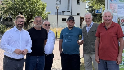 Ortstermin der CSU Weiden-Ost mit Busunternehmer Stadtrat Maximilian Wies. (Bild: Hans Forster)